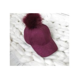 CZAPKA Z DASZKIEM VELVET Z POMPONEM BORDO CZ13BOR