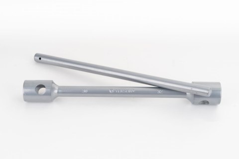KLUCZ DO KÓŁ DWUSTRONNY 30/32MM, L=395MM Z PRZETYCZKĄ KLUCZ DO KÓŁ DWUSTRONNY 30/32MM, L=395MM Z PRZETYCZKĄ