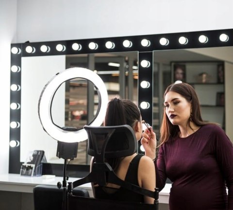 KRZESŁO DO MAKIJAŻU ALUMINIOWE Z ZAGŁÓWKIEM