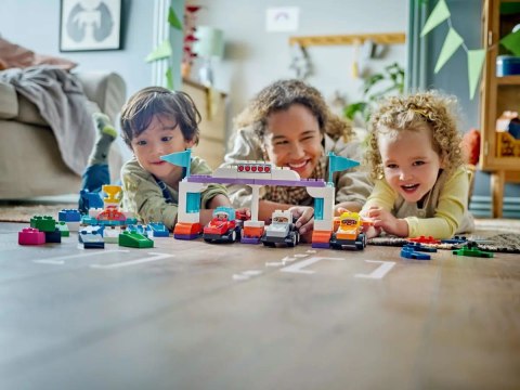 10445 - LEGO DUPLO - BOLIDY I KIEROWCY F1® 10445 - LEGO DUPLO - BOLIDY I KIEROWCY F1®