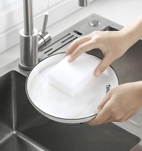 MAGICZNA GĄBKA 100x60x15MM - 1 SZT. MAGICZNA GĄBKA 100x60x15MM - 1 SZT.