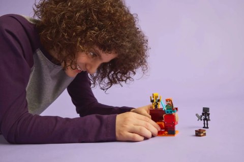 21266 - LEGO MINECRAFT - BITWA NA MOŚCIE NETHERU 21266 - LEGO MINECRAFT - BITWA NA MOŚCIE NETHERU