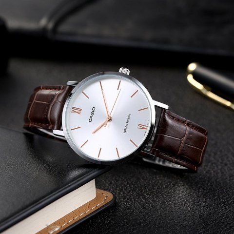 ZEGAREK DAMSKI CASIO LTP-VT01L-7B2UDF (ZD595B) + BOX ZEGAREK DAMSKI CASIO LTP-VT01L-7B2UDF (ZD595B) + BOX