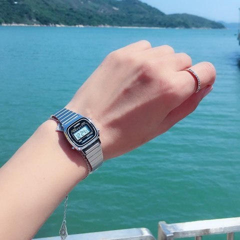 ZEGAREK DAMSKI CASIO VINTAGE LA670WA-1D (ZD597C) + BOX ZEGAREK DAMSKI CASIO VINTAGE LA670WA-1D (ZD597C) + BOX