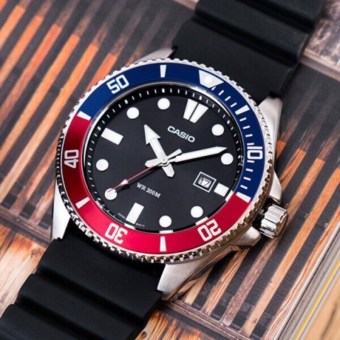 ZEGAREK MĘSKI CASIO C MDV 107-1A3 WR200 (ZD172B) + BOX ZEGAREK MĘSKI CASIO C MDV 107-1A3 WR200 (ZD172B) + BOX