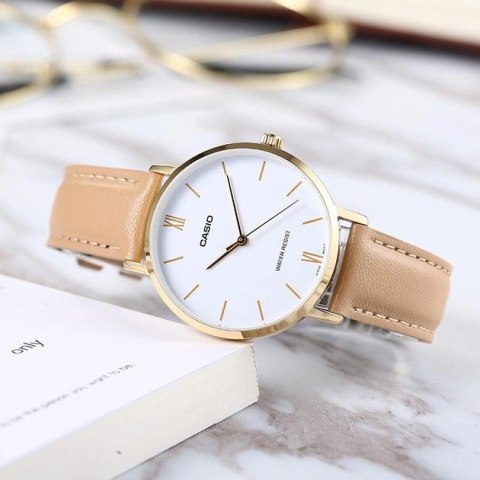 ZEGAREK DAMSKI CASIO LTP-VT01GL-7B + BOX (ZD634B) ZEGAREK DAMSKI CASIO LTP-VT01GL-7B + BOX (ZD634B)