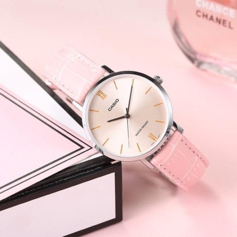 ZEGAREK DAMSKI CASIO LTP-VT01L-4B + BOX ZEGAREK DAMSKI CASIO LTP-VT01L-4B + BOX