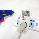GNIAZDO SIECIOWE Z MIERNIKIEM ZUŻYCIA ENERGII UNI-T UT230B-EU
