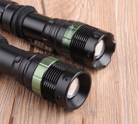 LATARKA LED MACLEAN, ROWEROWA, ŁADOWARKA ZESTAW, CREE 200 LUMEN, MCE175 LATARKA LED MACLEAN, ROWEROWA, ŁADOWARKA ZESTAW, CREE 200 LUMEN, MCE175