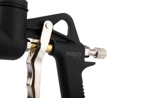 PISTOLET DO FARB STRUKTURALNYCH, 4.7 LITRA, 3.5 BAR, DYSZE W KOM PLECIE 4/6/8 MM PISTOLET DO FARB STRUKTURALNYCH, 4.7 LITRA, 3.5 BAR, DYSZE W KOM PLECIE 4/6/8 MM