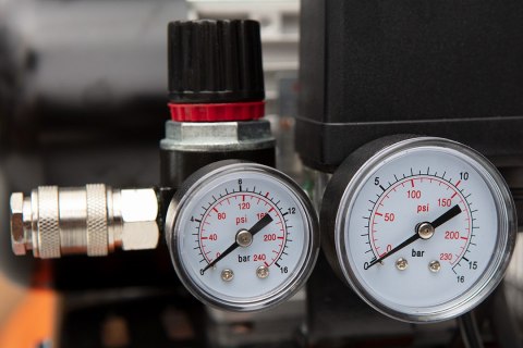 KOM PRESOR OLEJOWY 100L, 230V KOM PRESOR OLEJOWY 100L, 230V
