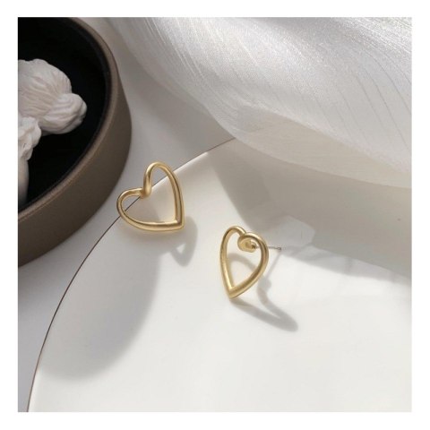 KOLCZYKI SZTYFTY SERCA MATOWE K1521