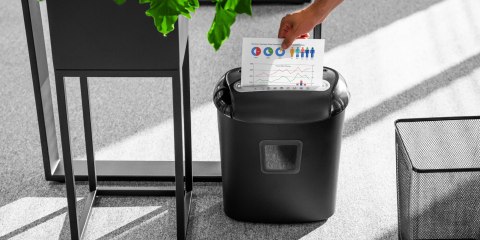 NISZCZARKA DOKUMENTÓW REBEL, KART, CD Z KOSZEM 21 L