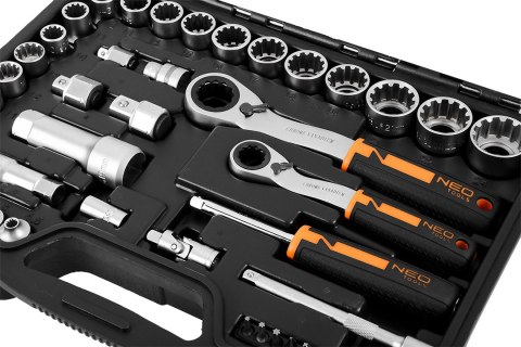 ZESTAW NASADEK PRZELOTOWYCH 1/4" + 3/8", 46 SZT. ZESTAW NASADEK PRZELOTOWYCH 1/4" + 3/8", 46 SZT.
