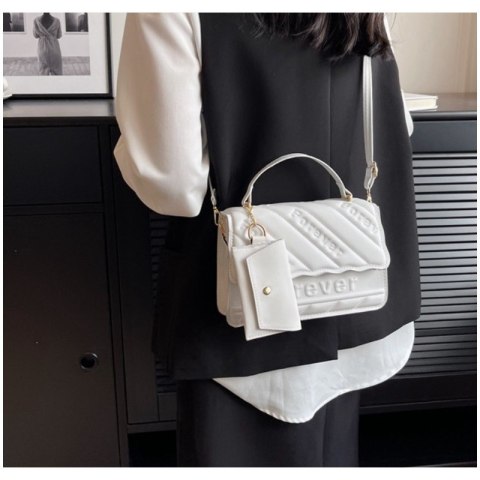 ELEGANCKA TOREBKA DAMSKA NA RAMIĘ KOLEKCJA 2024 KREM T261