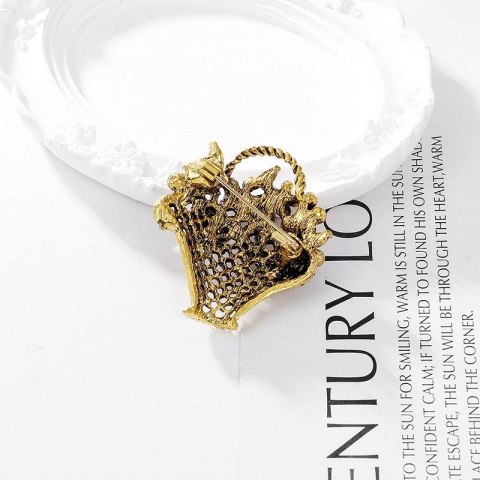 BROSZKA OZDOBNA KRYSZTAŁOWY KOSZYCZEK Z KWIATAMI BZ139KOL