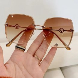 OKULARY PRZECIWSŁONECZNE LIGHT BROWN SIMPLE ZDOBIENIE V OK391