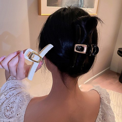 SPINKA DO WŁOSÓW, KLAMRA BIAŁA ZE ZŁOTĄ OZDOBĄ 11CM SP304B