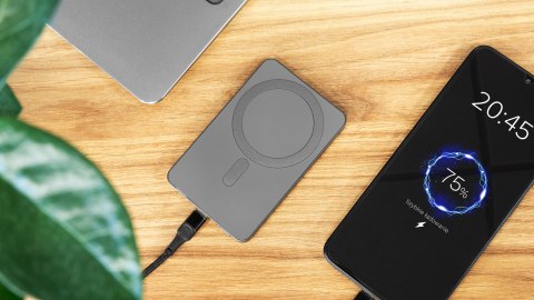 POWERBANK INDUKCYJNY KRUGER&MATZ 5000 MAH MAG SAFE SZARY POWERBANK INDUKCYJNY KRUGER&MATZ 5000 MAH MAG SAFE SZARY