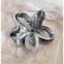 SPINKA DO WŁOSÓW KLAMRA XL KWIAT PERŁOWY MELANŻ 7,5X8CM SP346