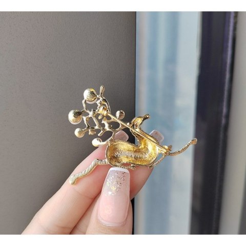 BROSZKA OZDOBNA KRYSZTAŁKI BIAŁY JELONEK BZ178