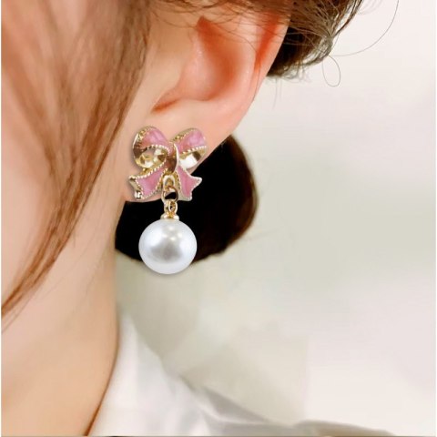 KOLCZYKI WISZĄCE, EFEKTOWNE PERŁOWE KULE Z KOKARDKAMI, K1691