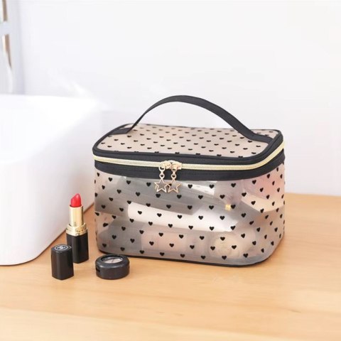 KOSMETYCZKA DAMSKA KUFEREK TRANSPARENTNA CZARNE SERCA 13CM X 21CM KS125