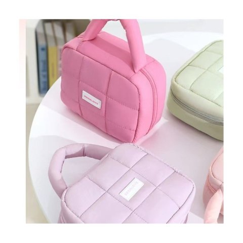 Kosmetyczka damska pikowana kuferek z rączką 18,5 x 12,5 x 13cm KS139R
