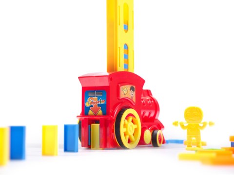POCIĄG LOKOMOTYWA KOLEJKA UKŁADAJĄCA DOMINO ZABAWKA NA PREZENT DLA DZIECI POCIĄG LOKOMOTYWA KOLEJKA UKŁADAJĄCA DOMINO ZABAWKA NA PREZENT DLA DZIECI