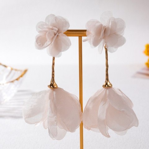 Kolczyki wiszące, efektowne tiulowe kwiat, pudrowy róż K1704