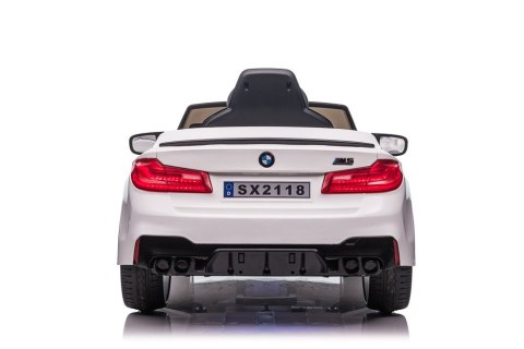 Auto Na Akumulator BMW M5 DRIFT Białe Auto Na Akumulator BMW M5 DRIFT Białe