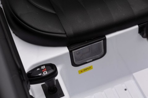 Pojazd Na Akumulator Mercedes G500 Biały 4x4 Pojazd Na Akumulator Mercedes G500 Biały 4x4