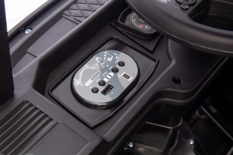 Auto Na Akumulator Scania 500R HL698 Czarne Lakierowane 4x4 Auto Na Akumulator Scania 500R HL698 Czarne Lakierowane 4x4