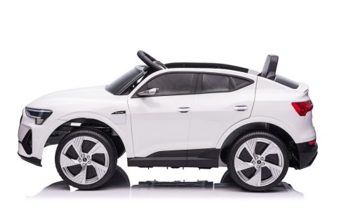 Auto Na Akumulator Audi E- Tron Białe QLS-6688 Auto Na Akumulator Audi E- Tron Białe QLS-6688