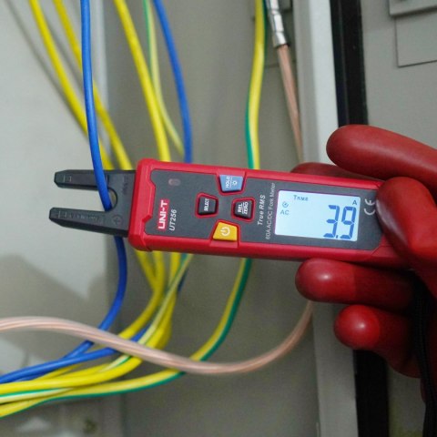 Miernik, tester napięcia Uni-T UT256 Miernik, tester napięcia Uni-T UT256