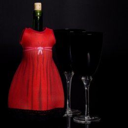 LADY DIVINTO CZERWONY UBRANKO NA BUTELKĘ WINO