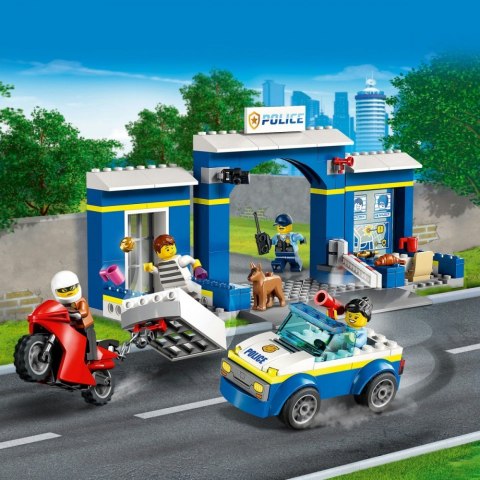 Klocki city 60370 posterunek policji - pościg Klocki city 60370 posterunek policji - pościg