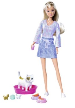 Lalka steffi z małymi kociakami