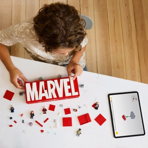 Klocki super heroes 76313 logo marvel z minifigurkami Klocki super heroes 76313 logo marvel z minifigurkami