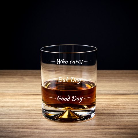 ETUI NA WHISKY + 2 SZKLANKI Z NADRUKIEM ĆHŁOPAKA ETUI NA WHISKY + 2 SZKLANKI Z NADRUKIEM ĆHŁOPAKA