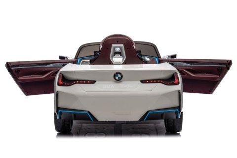 Auto Na Akumulator BMW I4 4x4 Białe Auto Na Akumulator BMW I4 4x4 Białe