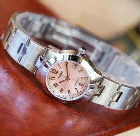 ZEGAREK DAMSKI CASIO LTP-1241D-4A3 + BOX ZEGAREK DAMSKI CASIO LTP-1241D-4A3 + BOX
