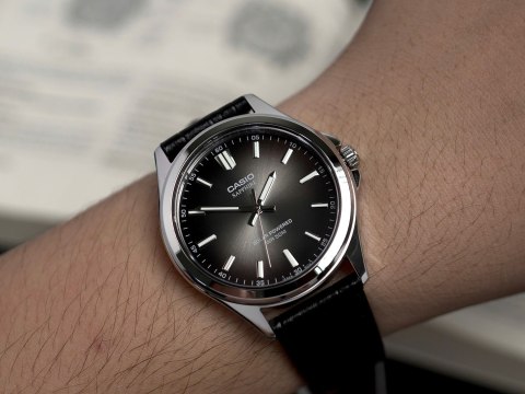 ZEGAREK MĘSKI CASIO MTS-RS100L-1A + BOX ZEGAREK MĘSKI CASIO MTS-RS100L-1A + BOX