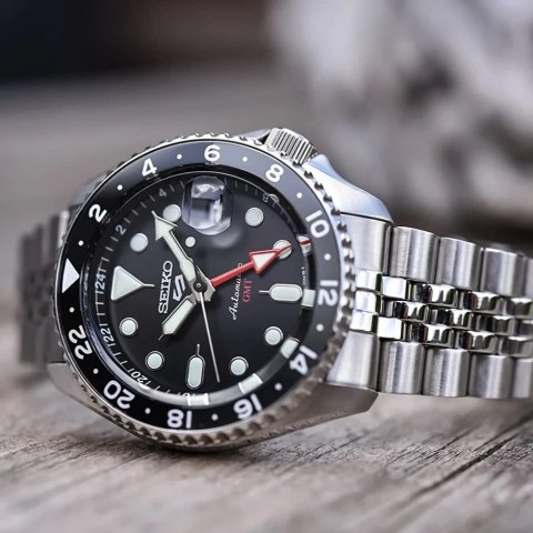 ZEGAREK MĘSKI SEIKO 5 SPORTS SSK001K1 GMT AUTOMAT WR100 + BOX ZEGAREK MĘSKI SEIKO 5 SPORTS SSK001K1 GMT AUTOMAT WR100 + BOX