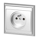 Gniazdo pojedyncze p/t 2P+Z Luna, 16A, 250V, PT-16L, srebrny Gniazdo pojedyncze p/t 2P+Z Luna, 16A, 250V, PT-16L, srebrny