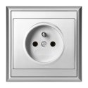 Gniazdo pojedyncze p/t 2P+Z Luna, 16A, 250V, PT-16L, srebrny Gniazdo pojedyncze p/t 2P+Z Luna, 16A, 250V, PT-16L, srebrny