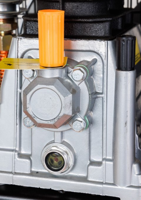 Kompresor olejowy 150l, 230V Kompresor olejowy 150l, 230V