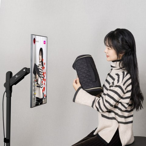 Mobilny stojak podłogowy na monitor/TV Maclean, sprężyna gazowa, 17"-35", 2-10kg, czarny, MC-970B Mobilny stojak podłogowy na monitor/TV Maclean, sprężyna gazowa, 17"-35", 2-10kg, czarny, MC-970B