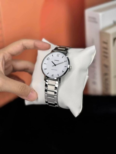 ZEGAREK MĘSKI CASIO MTP-VT03D-7B + BOX ZEGAREK MĘSKI CASIO MTP-VT03D-7B + BOX
