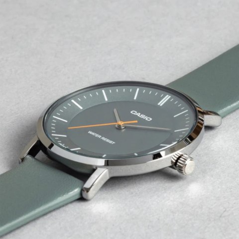 ZEGAREK MĘSKI CASIO MTP-VT04L-8E + BOX ZEGAREK MĘSKI CASIO MTP-VT04L-8E + BOX